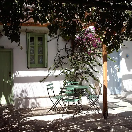 Tatil Evi Elma's - Traditional Blue ηouse Avra Kırlangıç